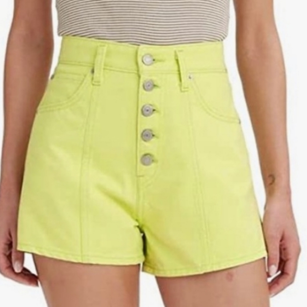 NEW! LEVI'S High Waisted Denim Jean Mom Shorts 31.